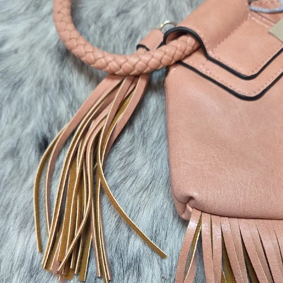 NWT Chic Vegan Fringe Bag in Pink - Picture 3 of 7
